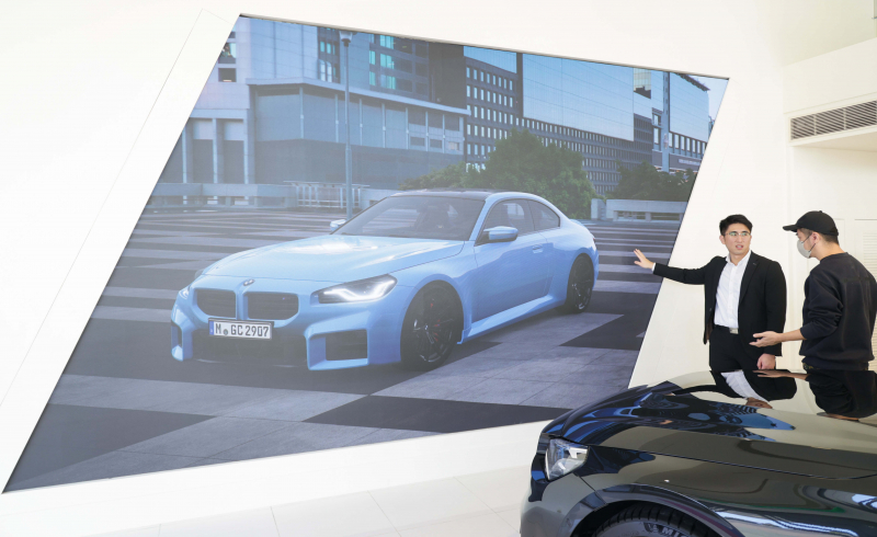 友達首度進軍CES 2024大秀智慧座艙及創利空間Space4M攜手台北汎德落地智慧零售LED沉浸式即時互動展示中心解決方案，透過數位翻新將智慧顯示互動導入多元場域，為汽車業顧客深化賞車情境體驗