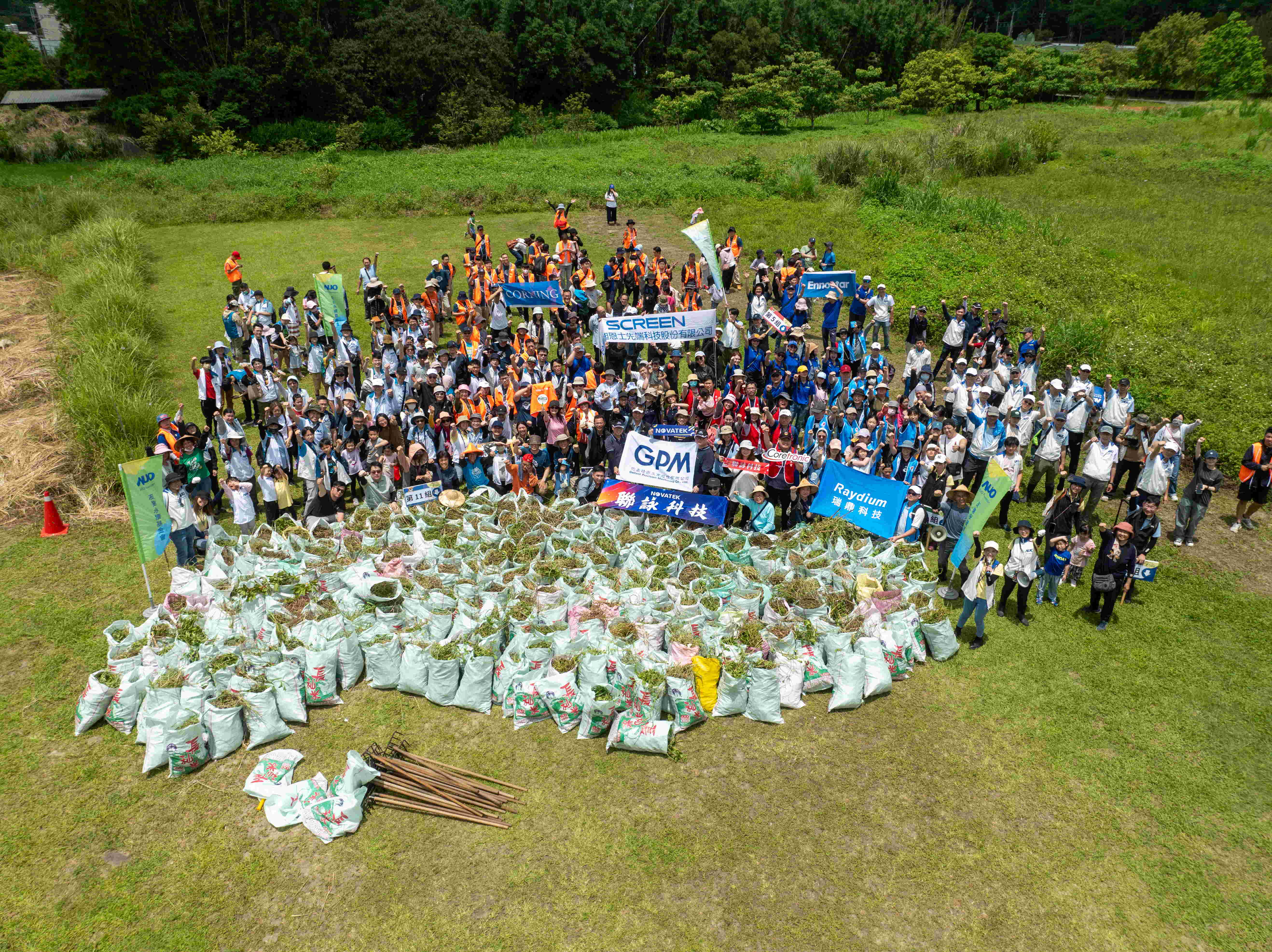 友達永續基金會以行動將永續理念落實在日常生活，並結合各種環保節日與內外部利害關係人共同倡議，持續舉辦「手護台灣綠色堡壘」之生物多樣性倡議系列活動，發揮企業綠色影響力