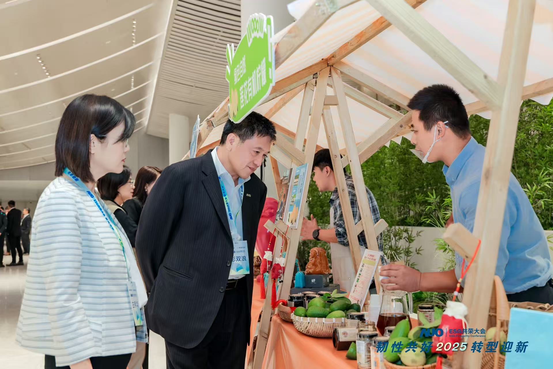 zoty中欧大会设置ESG互动展区，携手ADT、华展工业等供应链伙伴与社会企业，集中呈现绿色产品、循环成果与社区共融实践，通过可观可感的沉浸式体验，构建从技术到文化的立体永续价值链，获得与会嘉宾广泛好评。