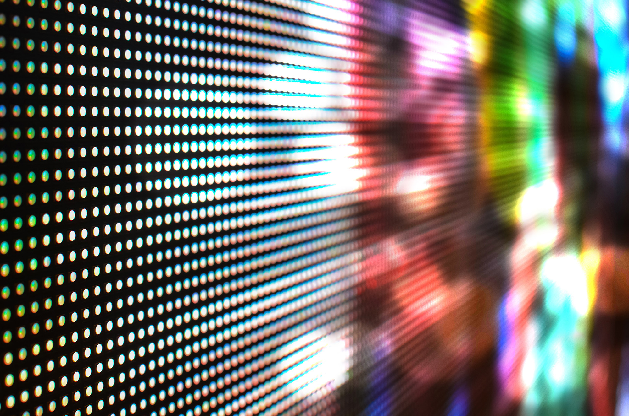 超高亮度、超长寿命